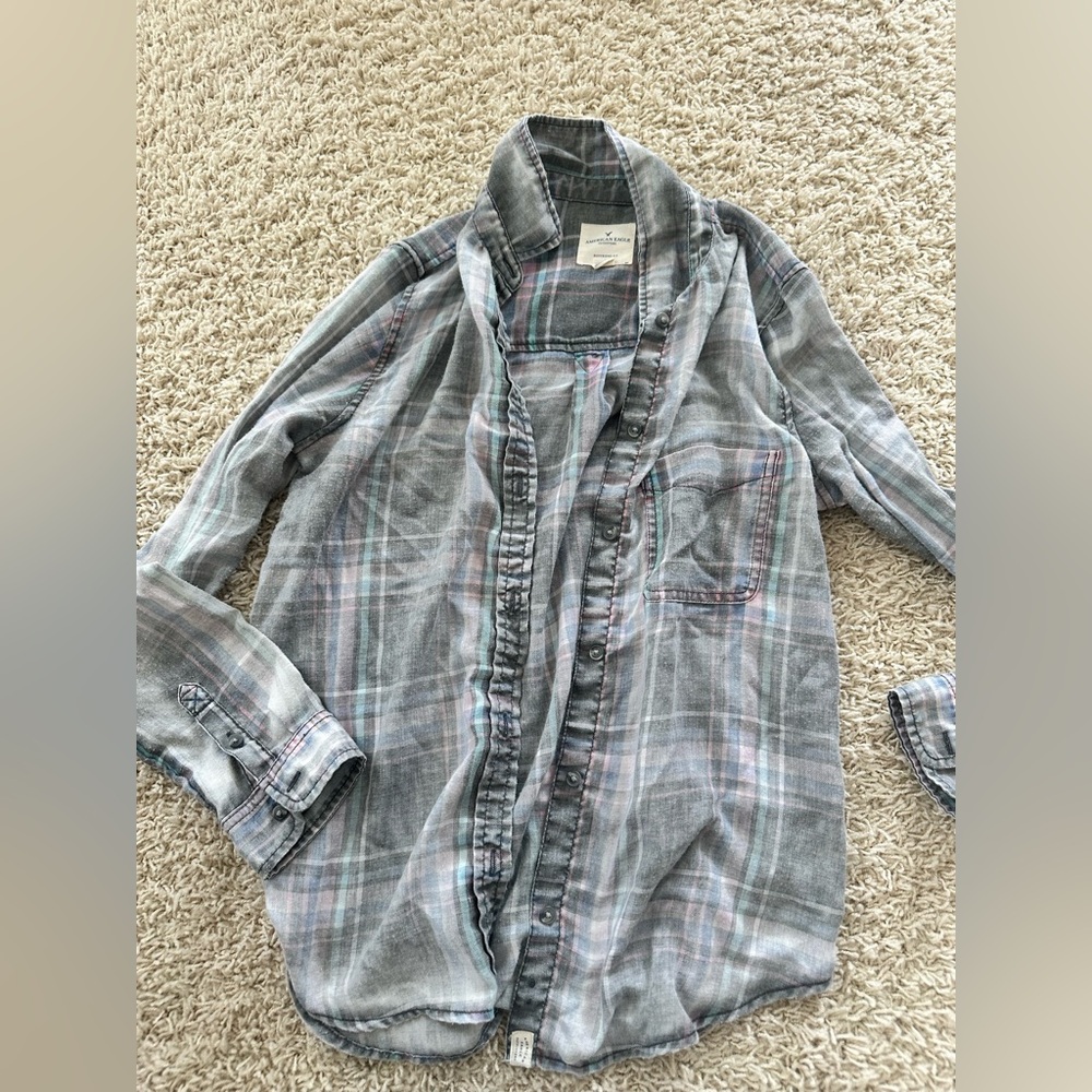 American Eagle Outfitters Gray Plaid Shirt